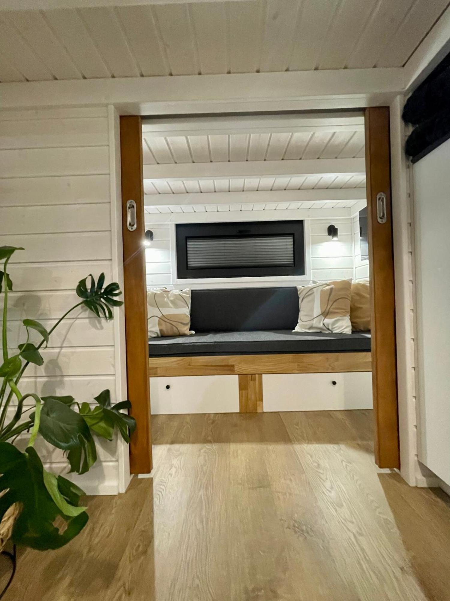 Tiny Silent House *